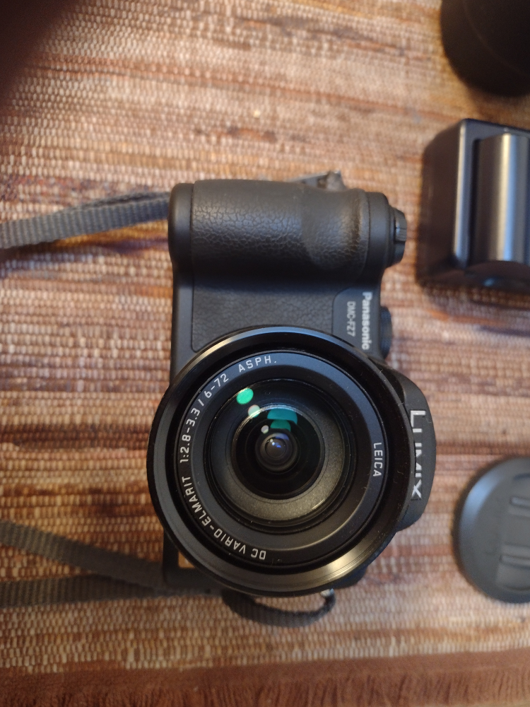 Panasonic Lumix FZ7 Camera thumbnail