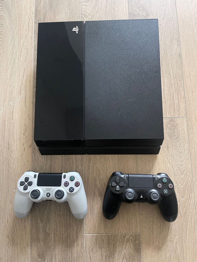 Sony Playstation 4 thumbnail