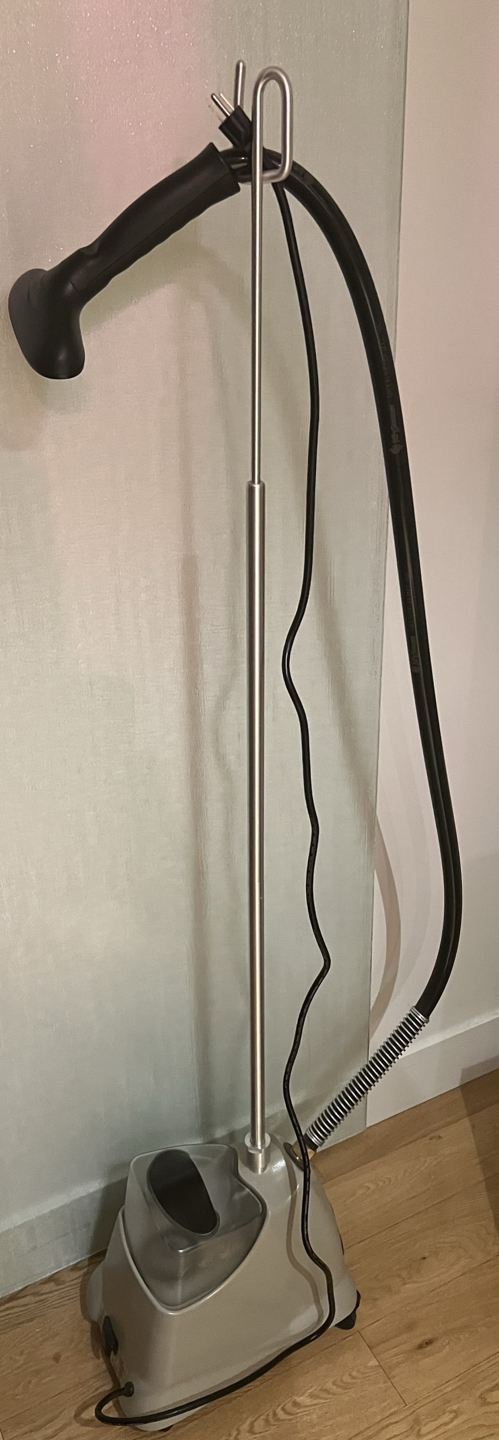 J-2000 Jiffy Garment Steamer with Plastic Steam Head