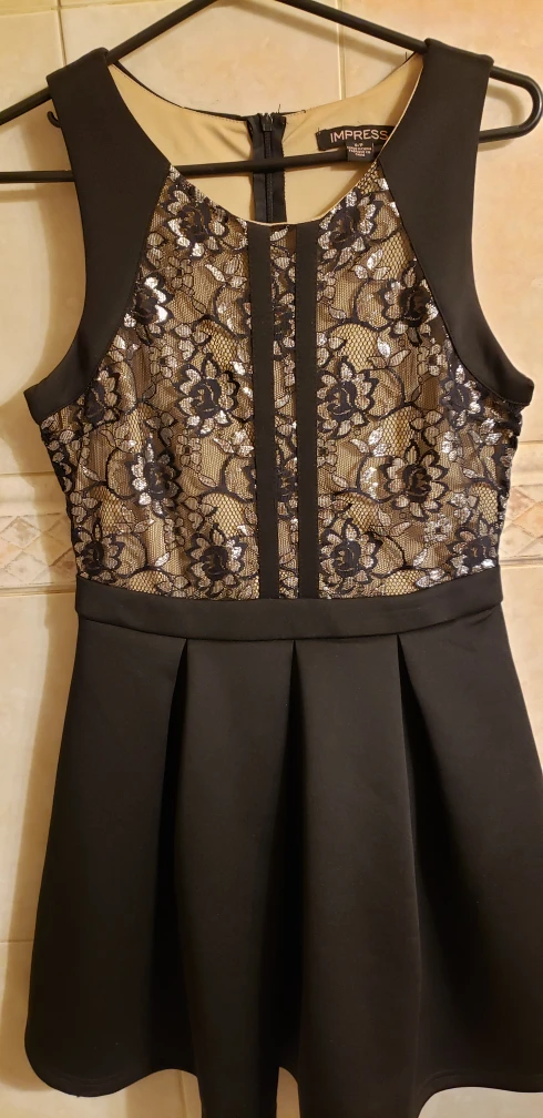 youth dreess, party, graduation image indicator(2)