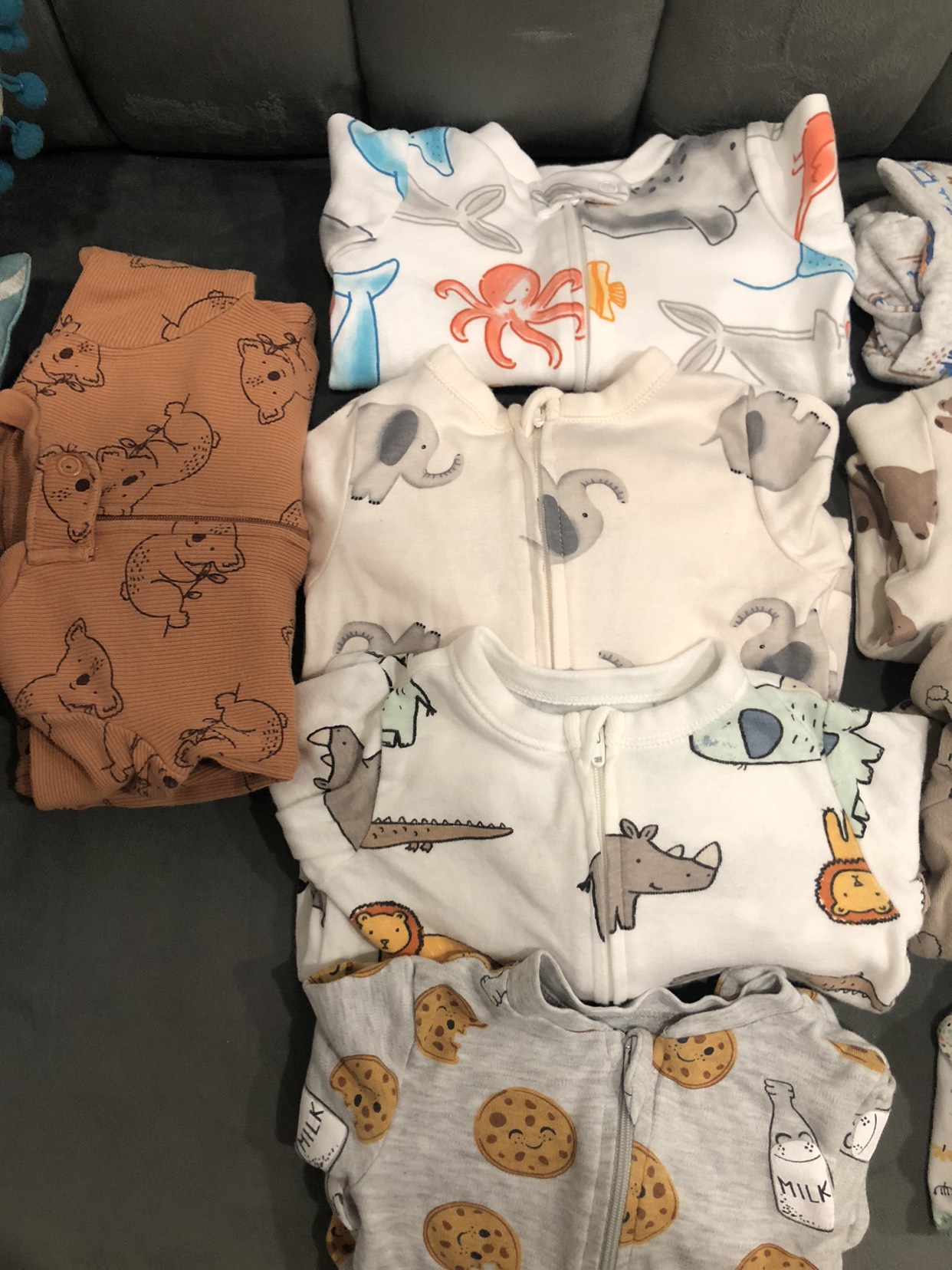 Baby onsies image indicator(2)