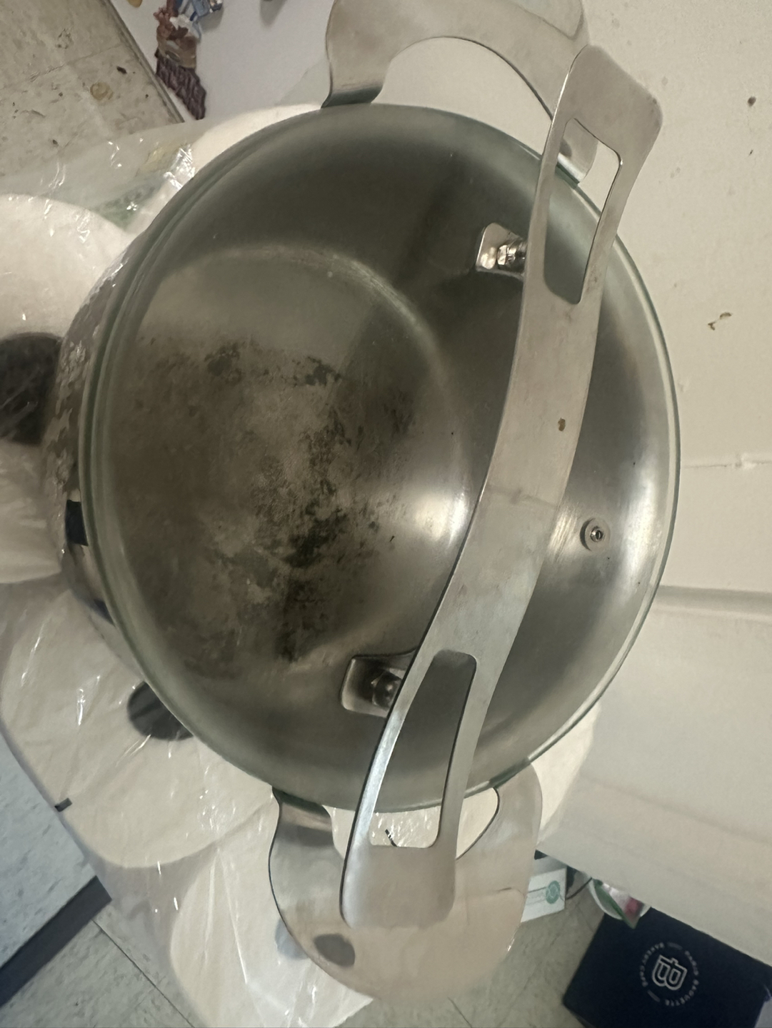 Steel pan with glass lid
