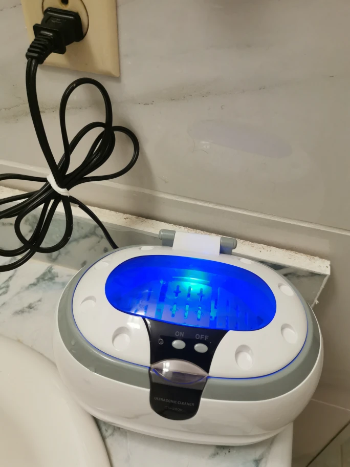 Ultrasonic cleaner