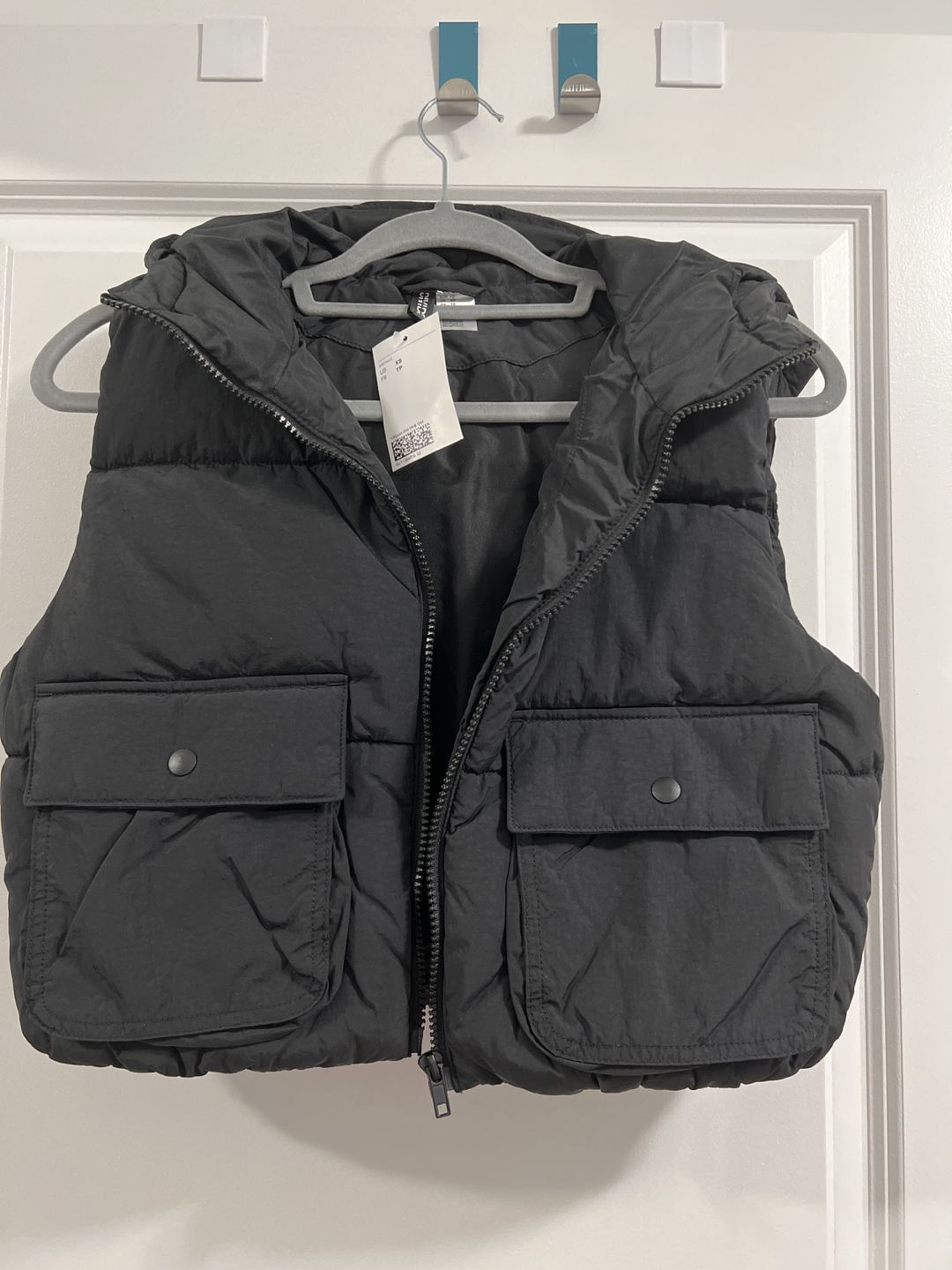 XS H&M Puffer vest - new thumbnail