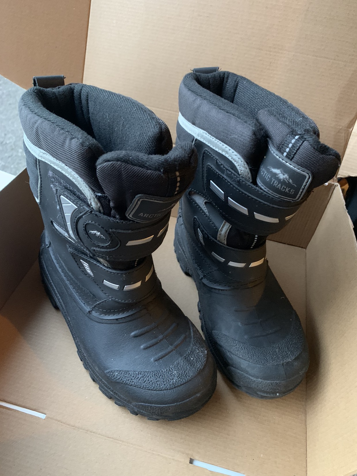 Boys snow boots - arctic tracks