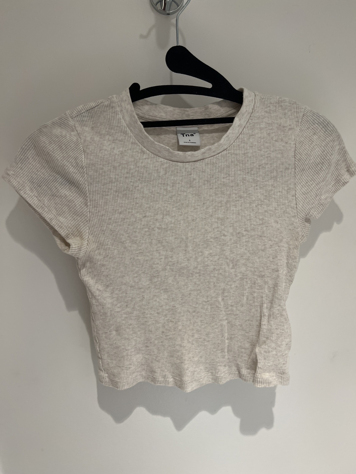 Aritzia/tan crop top thumbnail