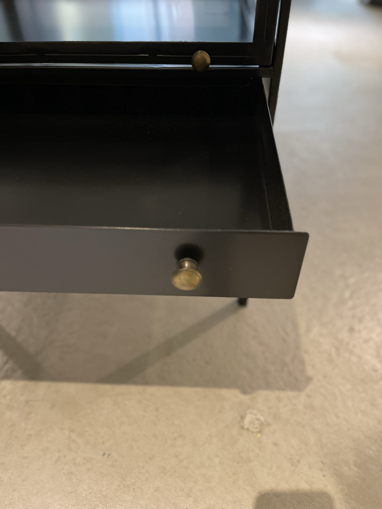 2 Display End Tables - photo 3