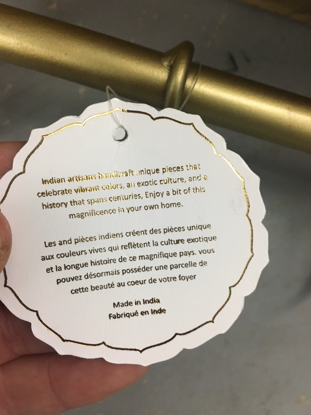 Gorgeous coat/tower hanger with shelf new image indicator(5)