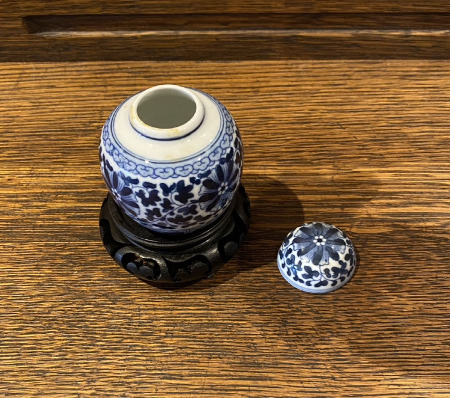 Chinese Ginger Jar (pick up Coxwell/Danforth) image indicator(3)