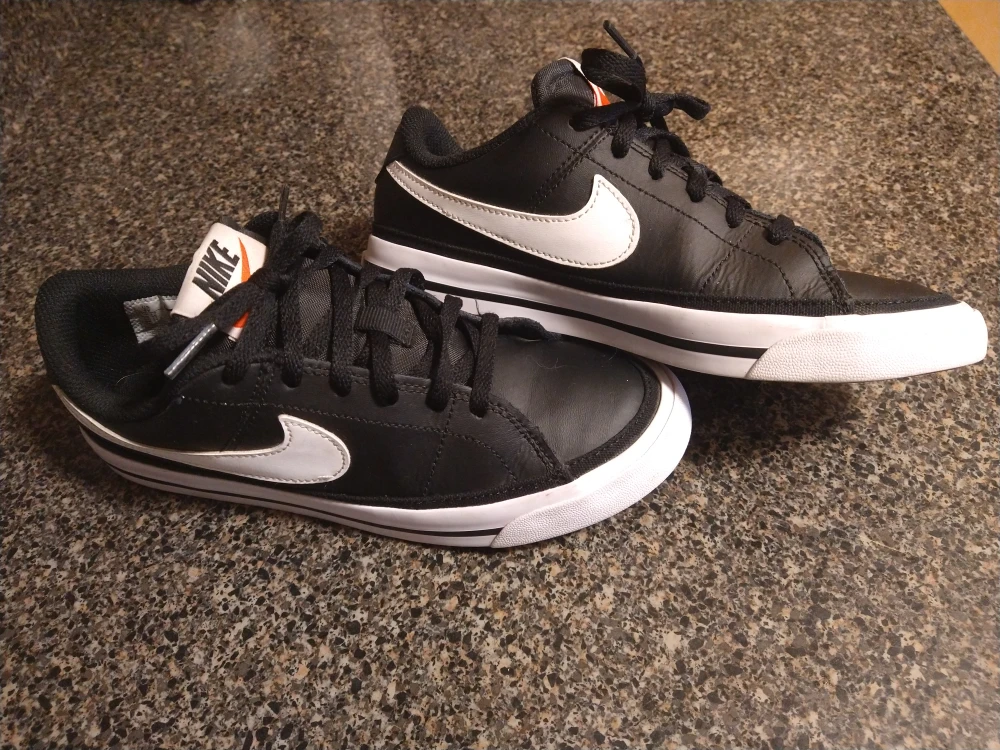 Nike's 4Y - photo 2