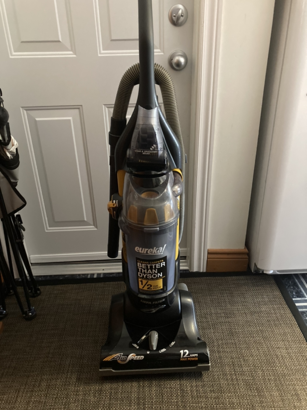 Eureka Vacuum hardwood & carpet thumbnail