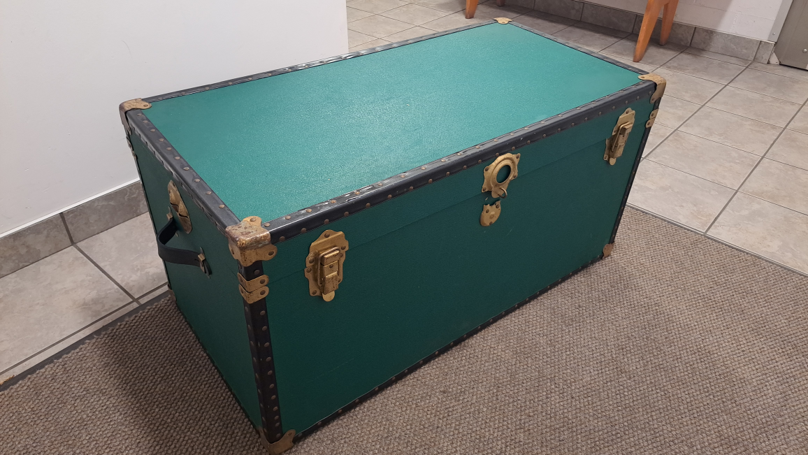 Large green chest thumbnail
