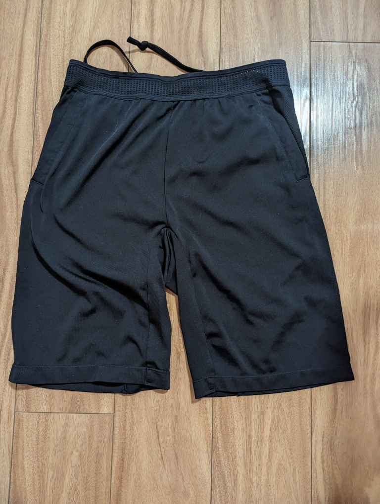Uniqlo shorts with pockets - photo 2