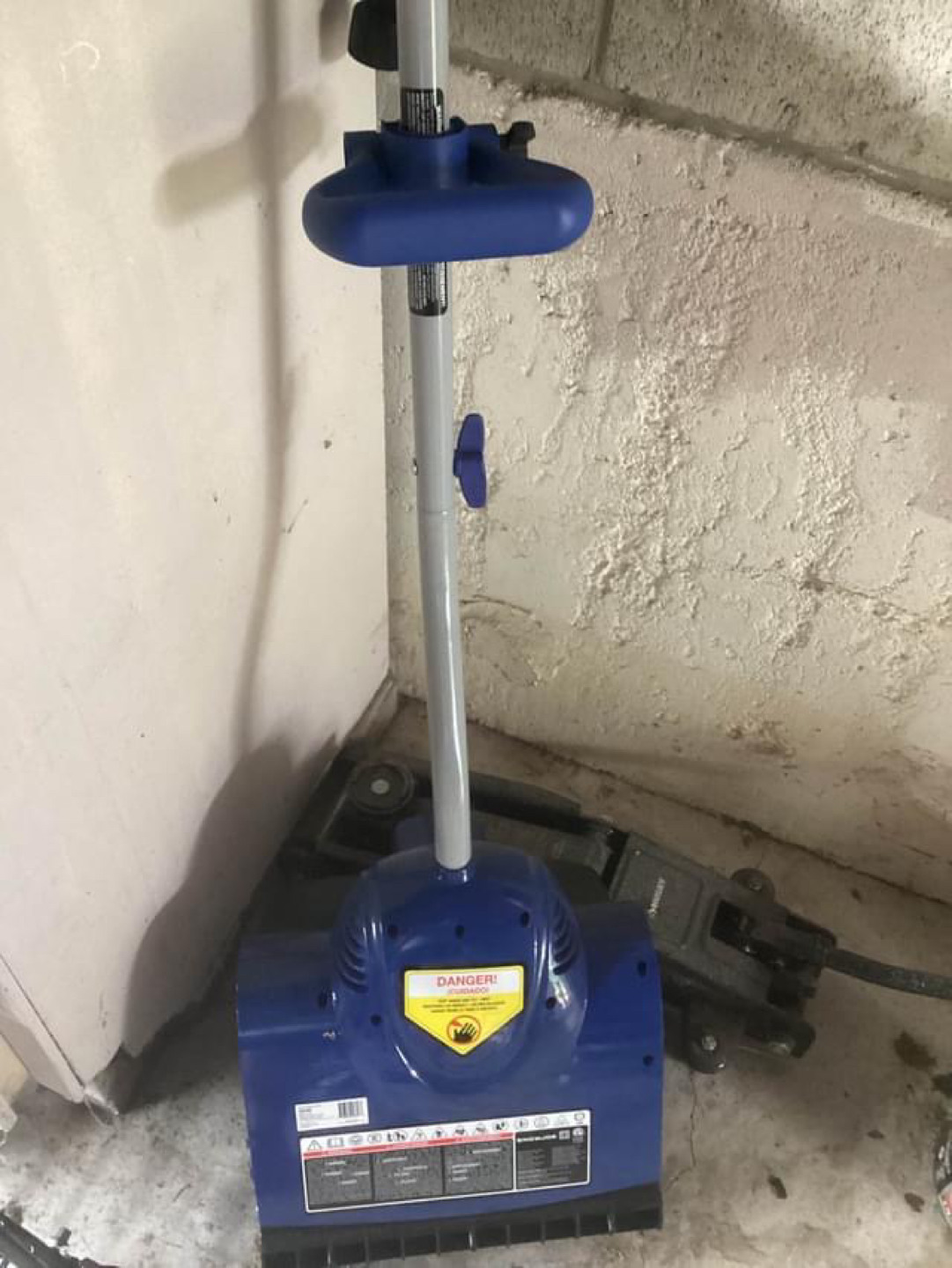 Never used. Electric snowblower