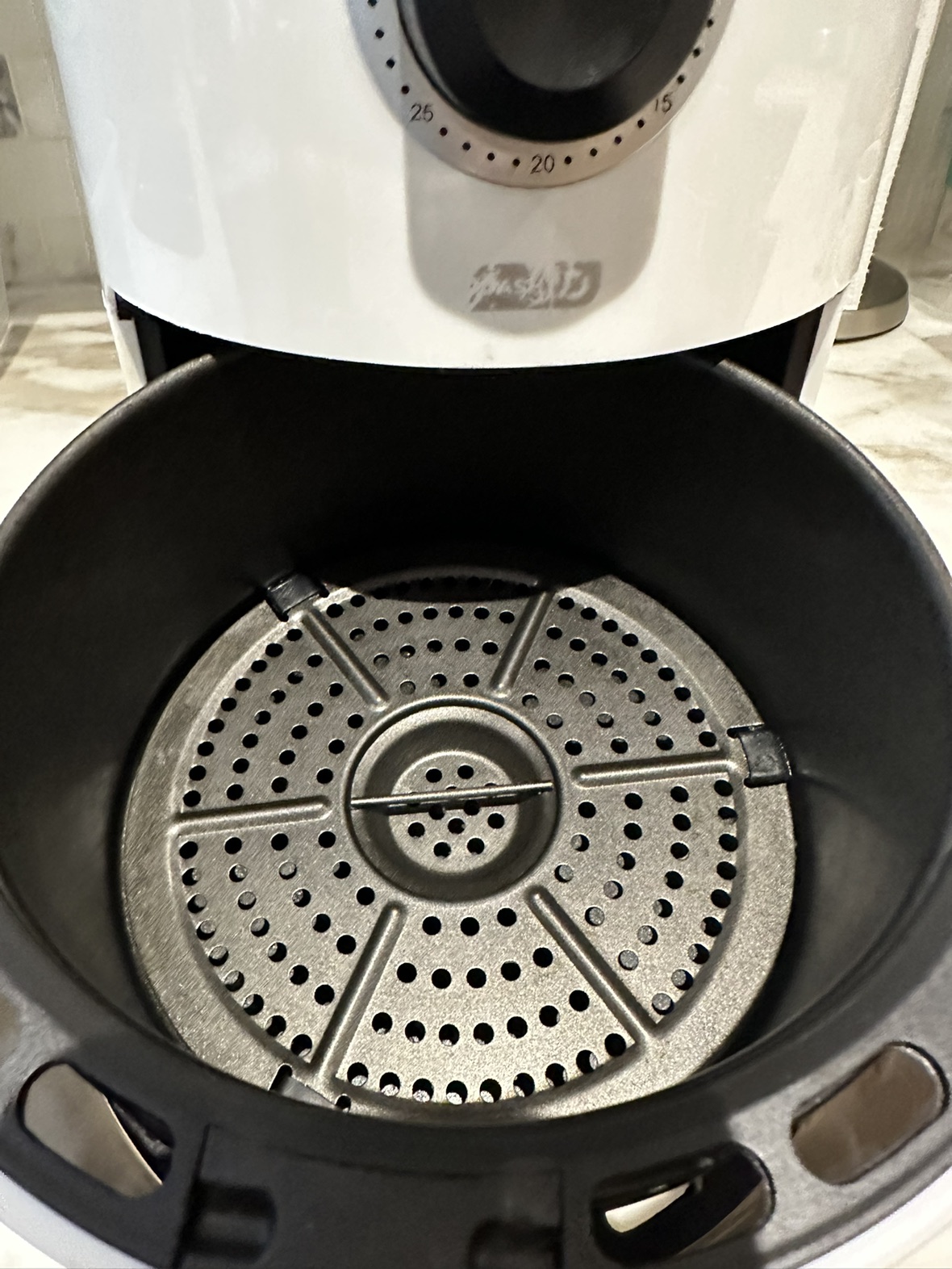 Dash compact air fryer image indicator(2)