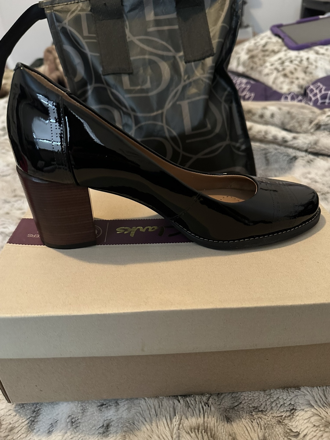 Women’s dress shoes thumbnail