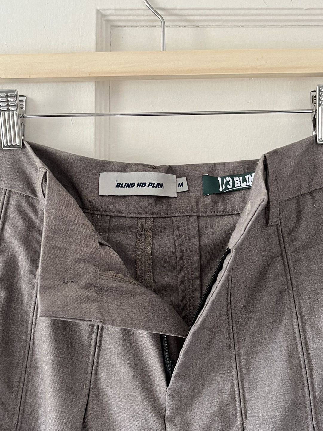 BLIND NO PLAN Grey Pleated Shorts - photo 5