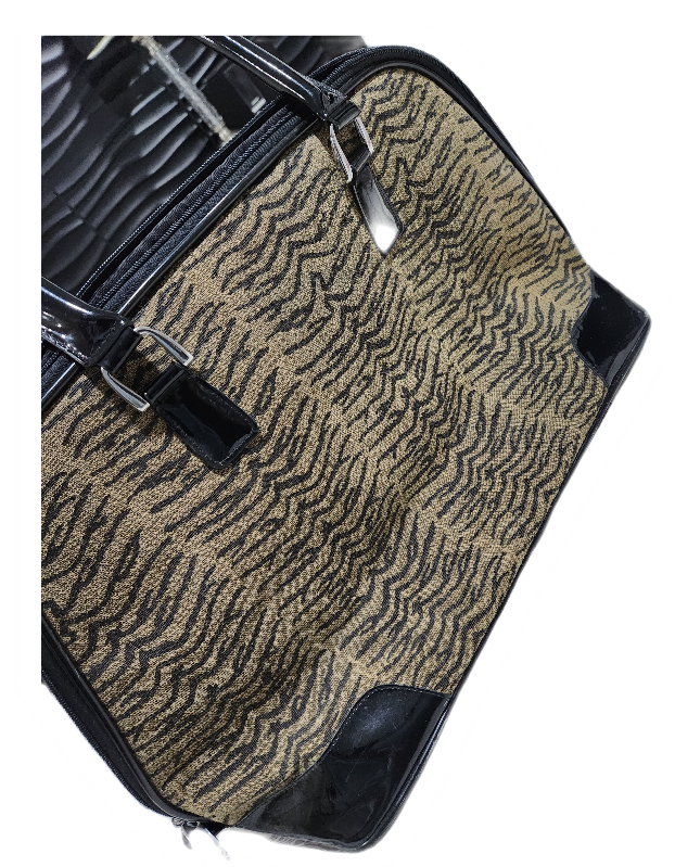 DVF weekend Travel bag with lock image indicator(5)