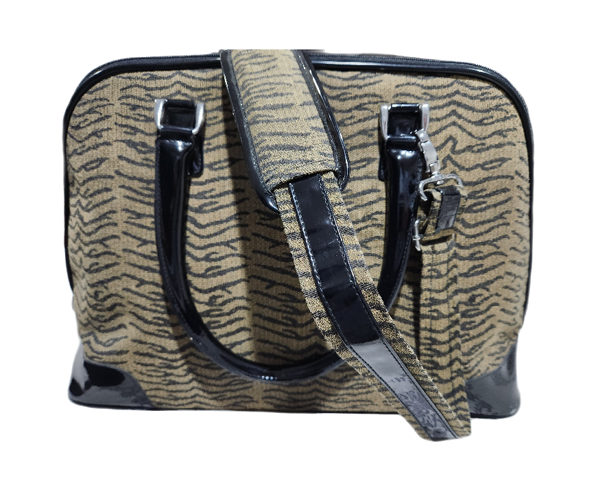 DVF weekend Travel bag with lock image indicator(7)