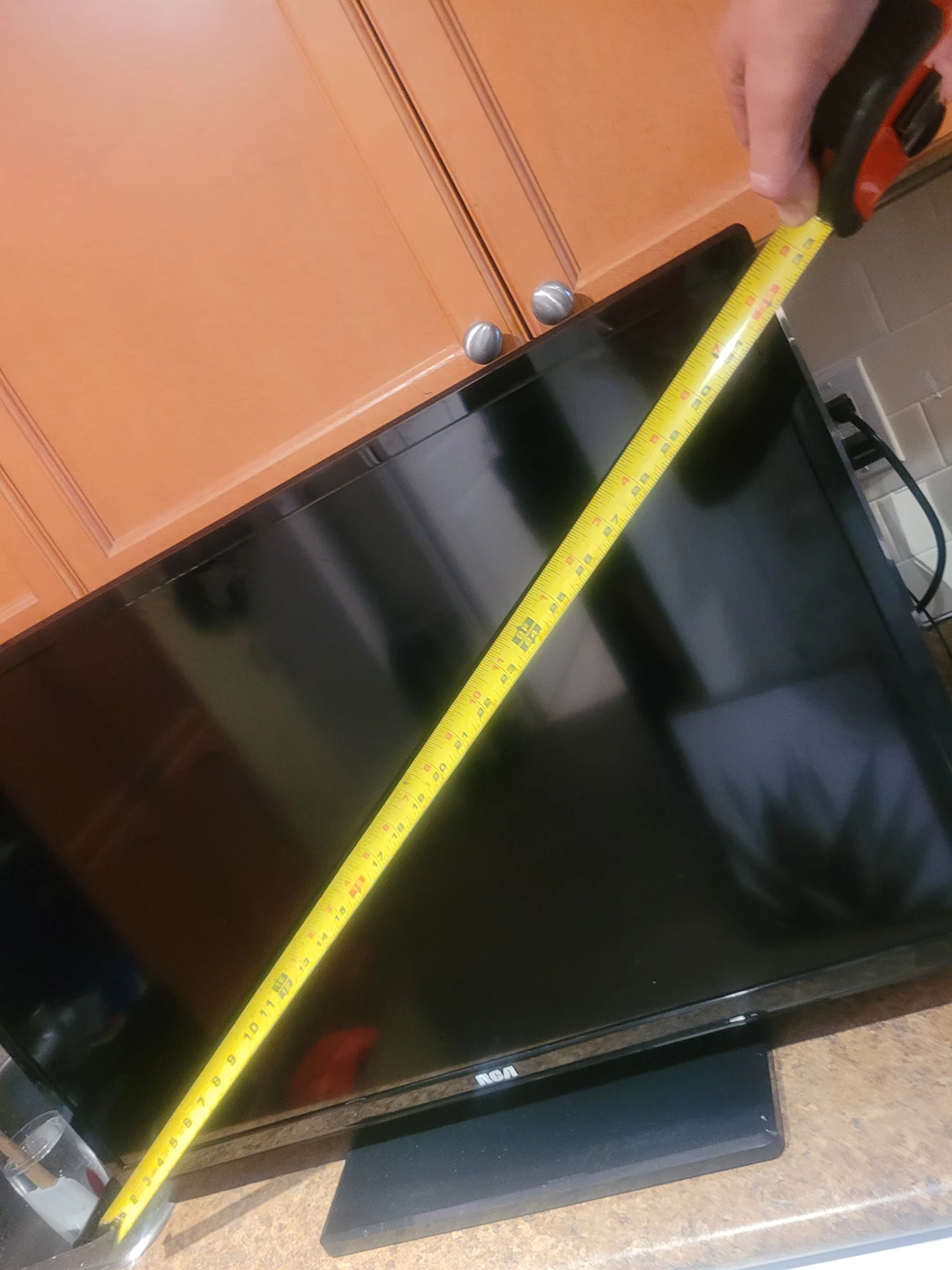 32" RCA TV is perfectly working condition $25