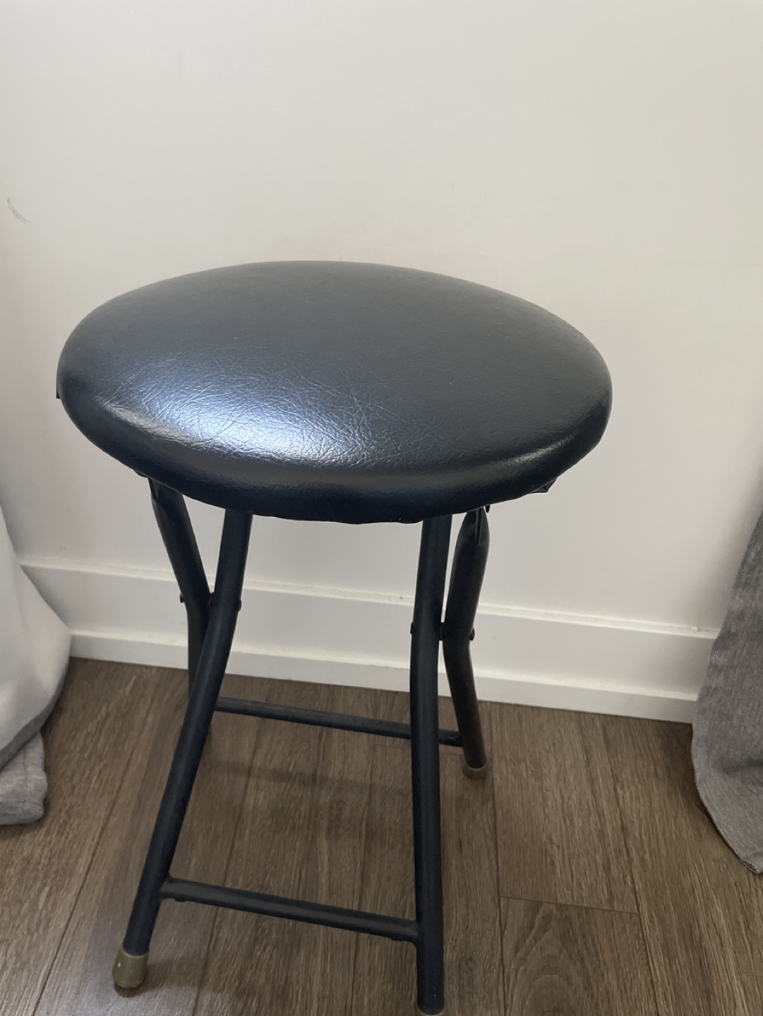 Stool thumbnail