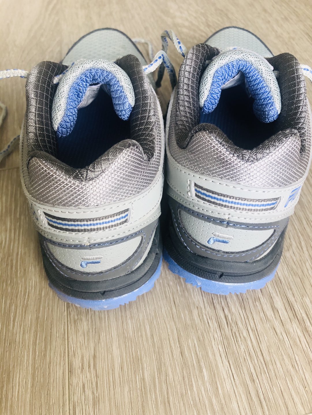 Fila women’s running shoes image indicator(3)