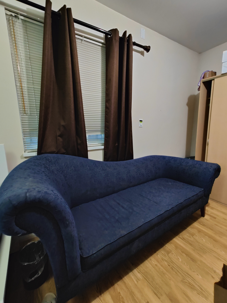 Free couch - photo 2
