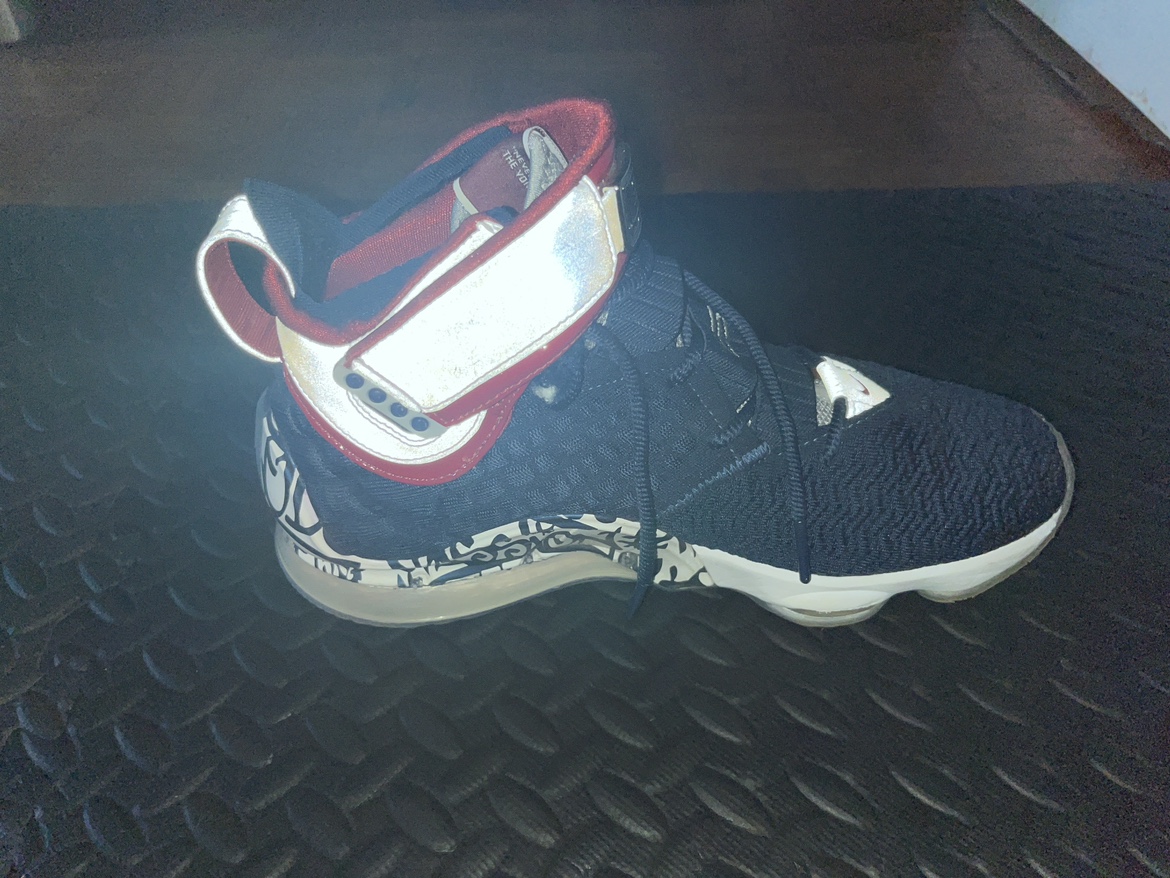 Nike LeBron 17 LeBron 4 Cold Blue Graffiti 2020 image indicator(2)