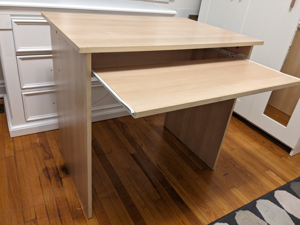 Desk with rollout shelf - photo 2