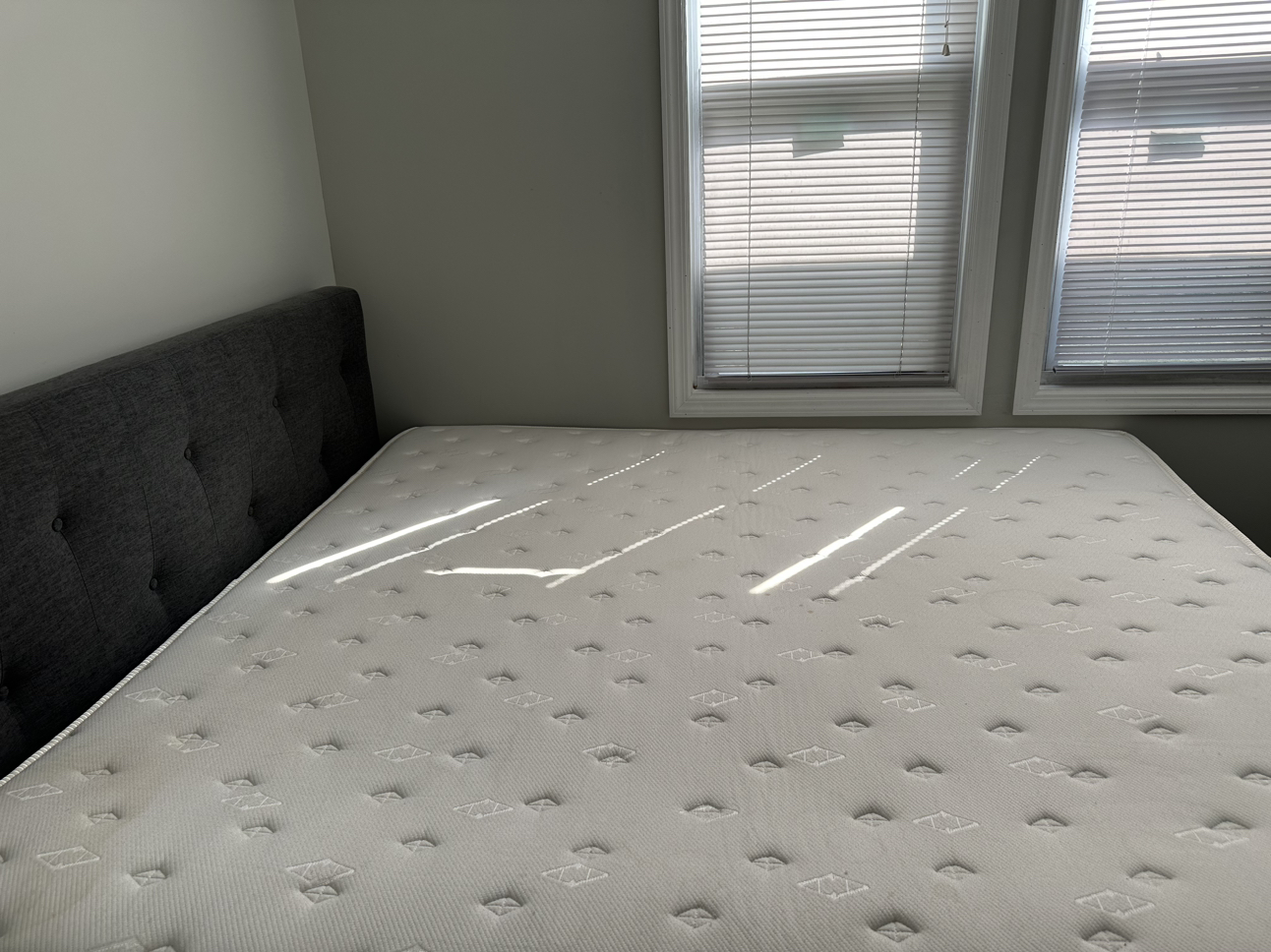 Bed frame and Mattress - photo 3