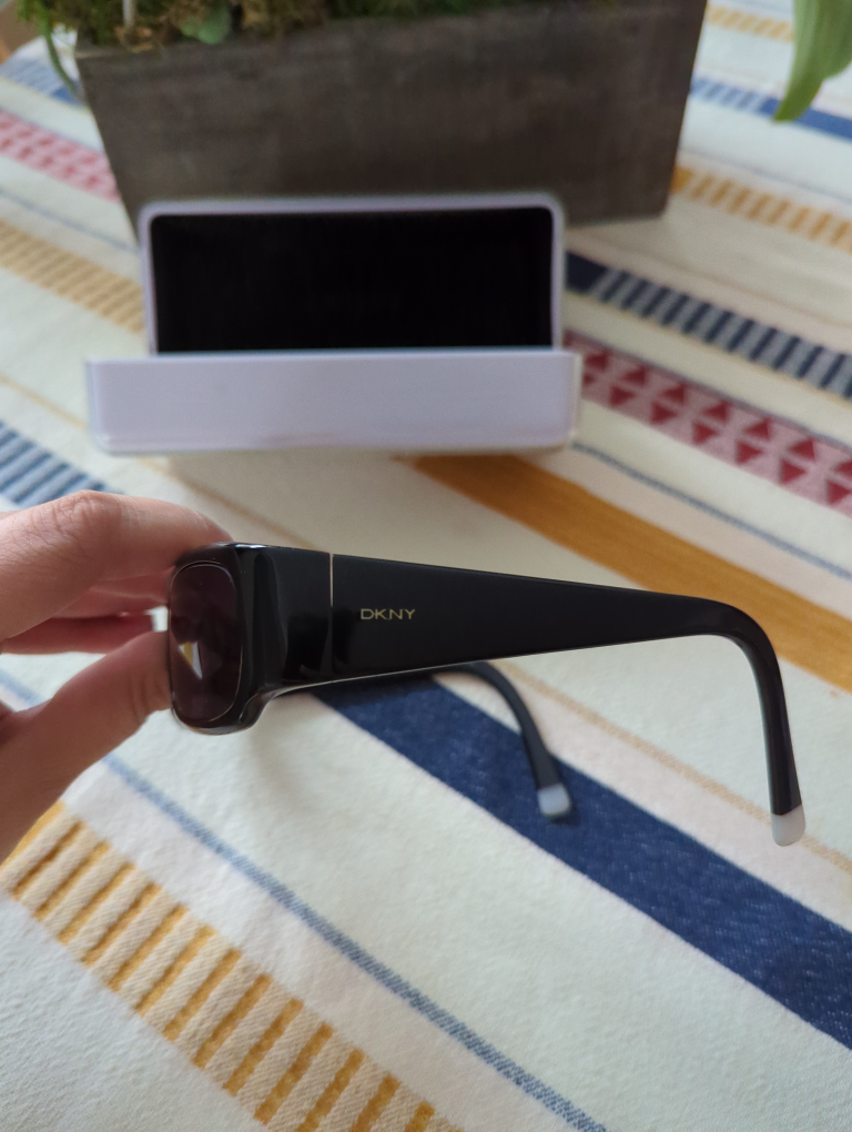 DKNY Sunglasses image indicator(3)