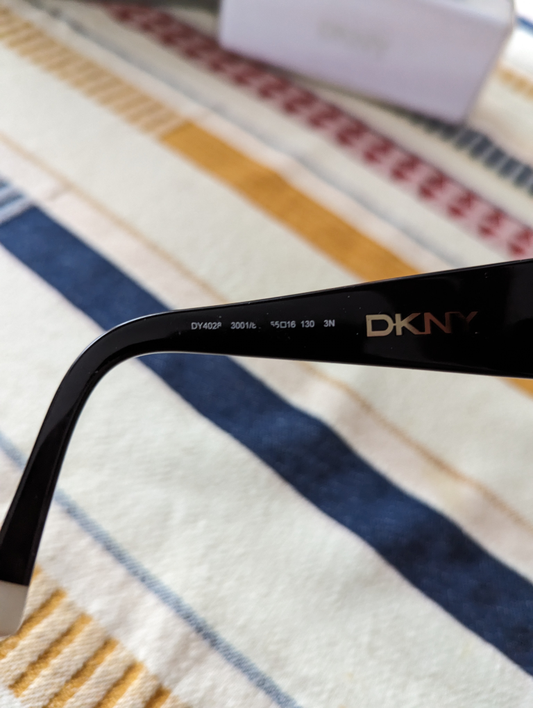 DKNY Sunglasses image indicator(5)