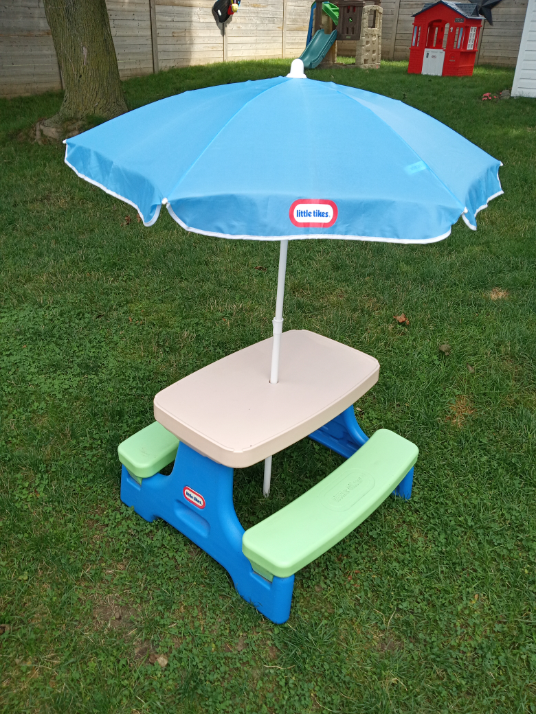 little tikes picnic table with umbrella 