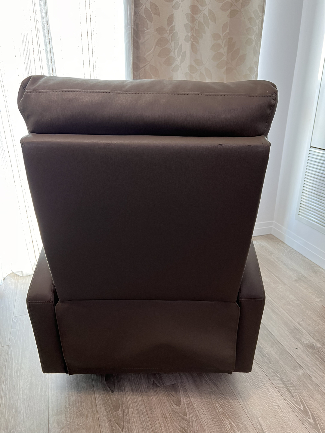 Structube recliner - photo 5