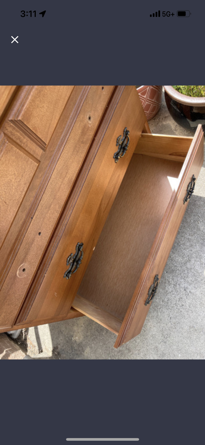 Free Vintage Dresser image indicator(5)