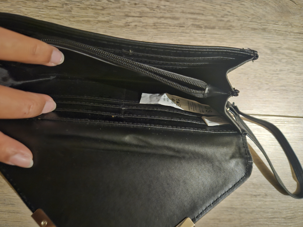 Black Wristlet image indicator(5)