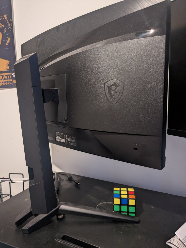 MSI Optix Curved Monitor 144HZ - photo 2