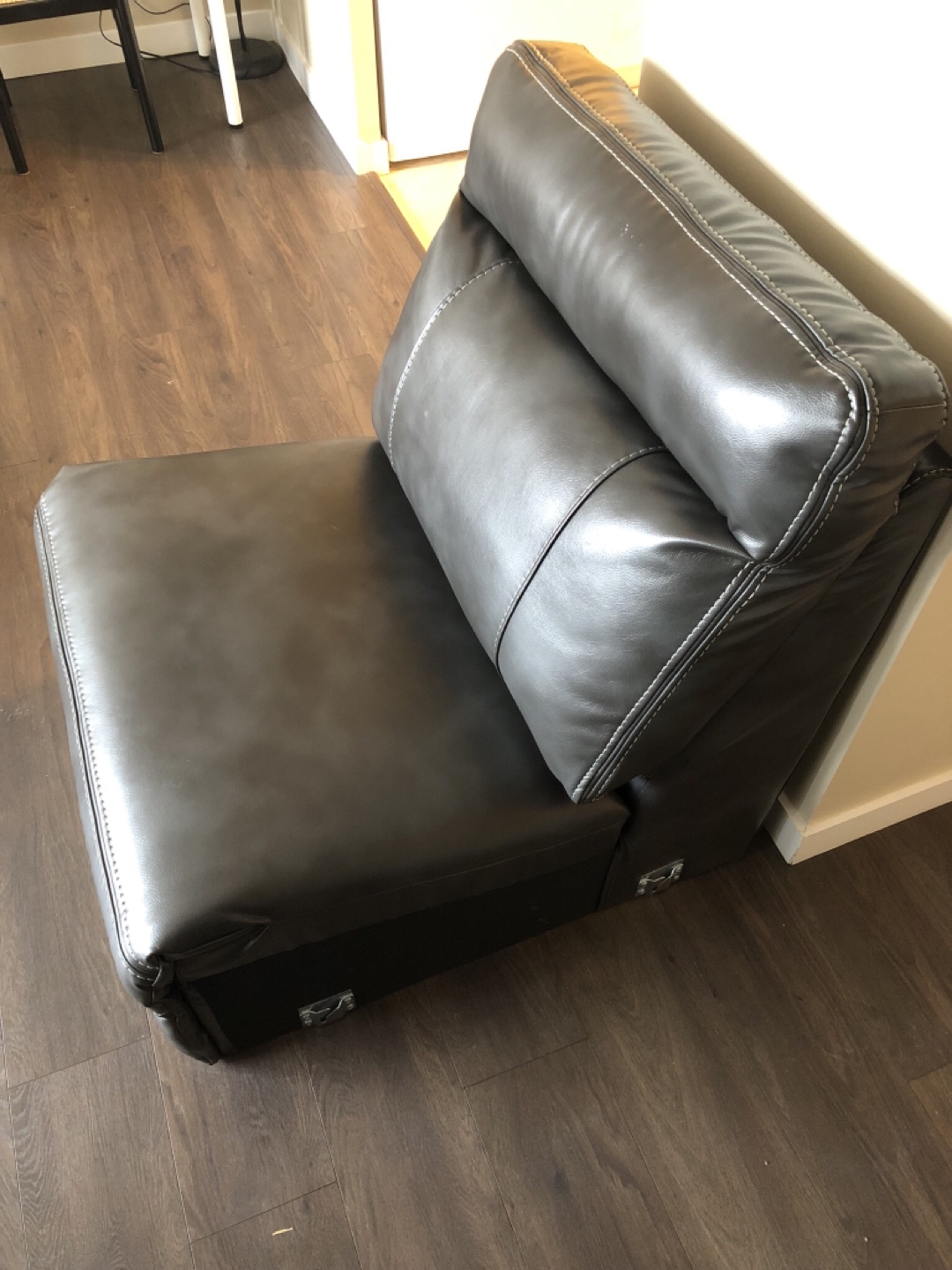 Leather couch chair - photo 2