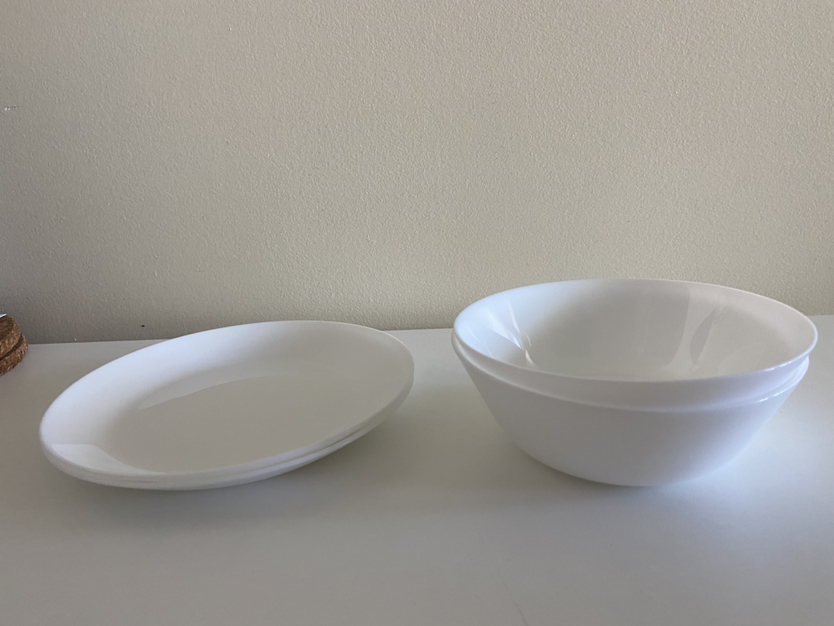 Plates and bowls - photo 2