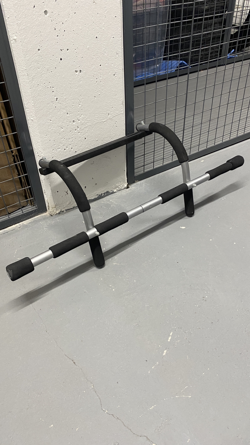 Pull up & push up bar