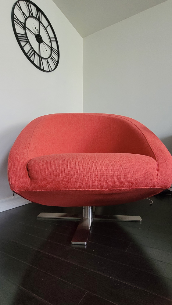Red swivel accent chair - photo 5