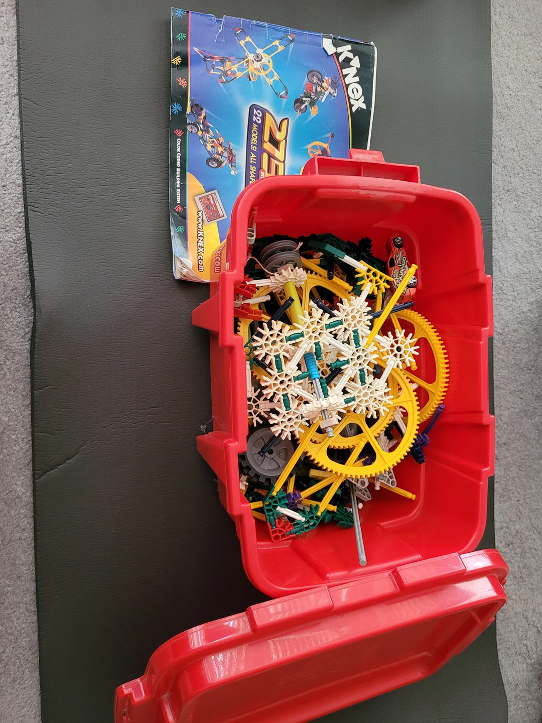 .K'nex building set