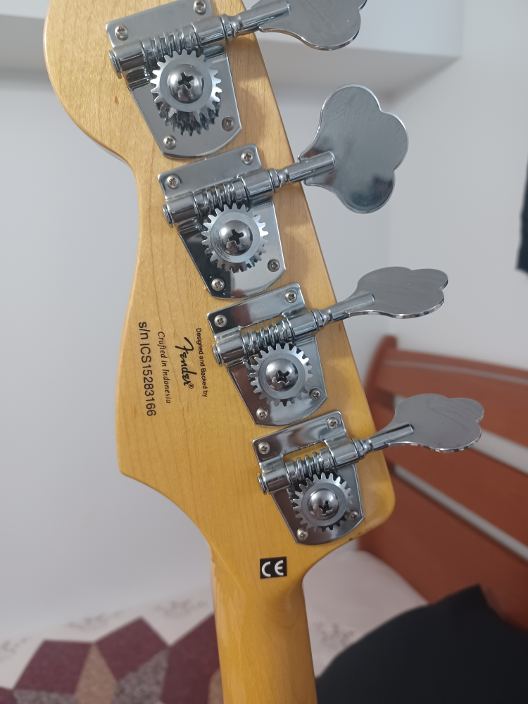 Electric Bass guitar - photo 3
