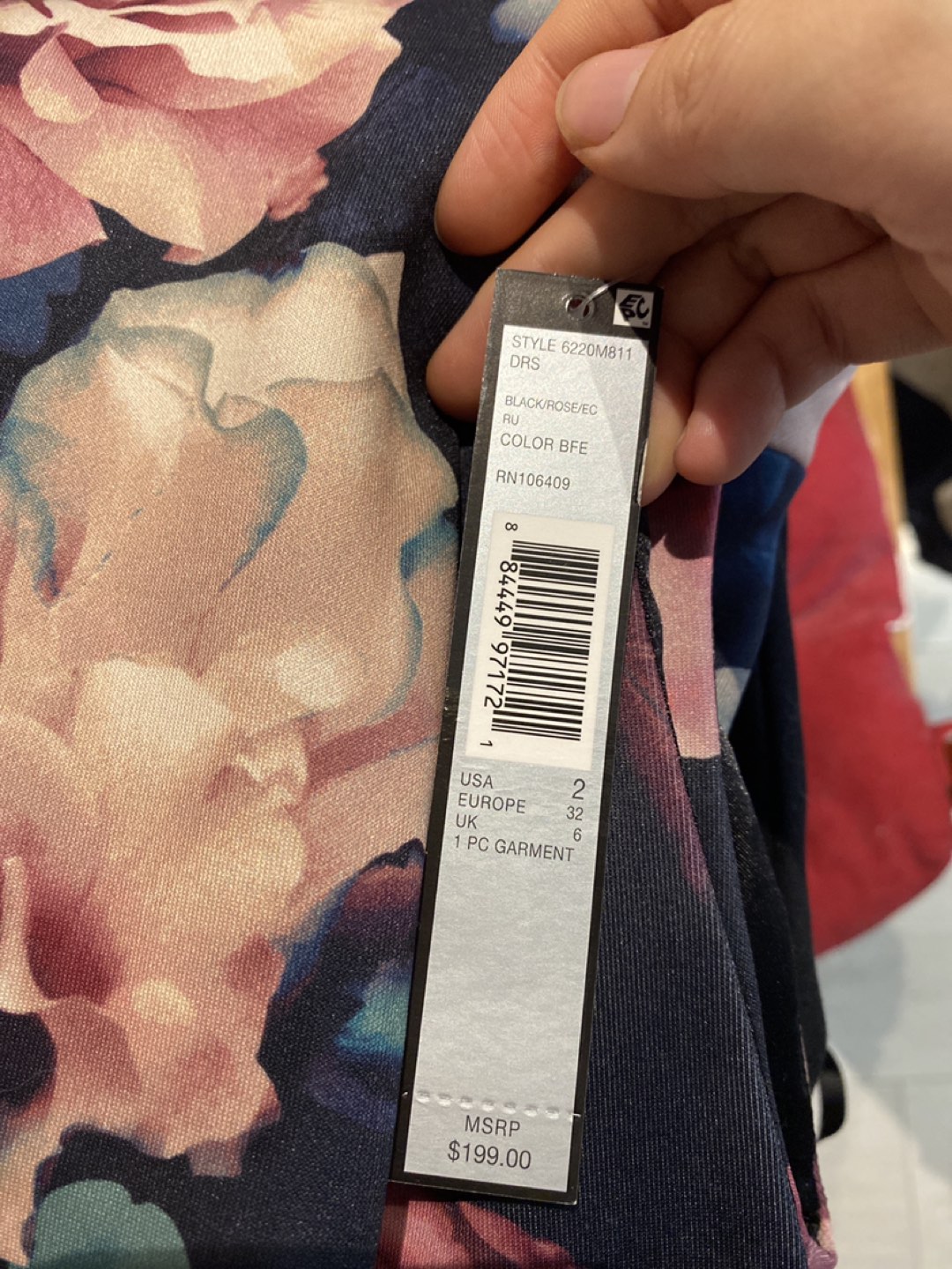 Brand new with tag, Floral print scuba sheath dress image indicator(3)