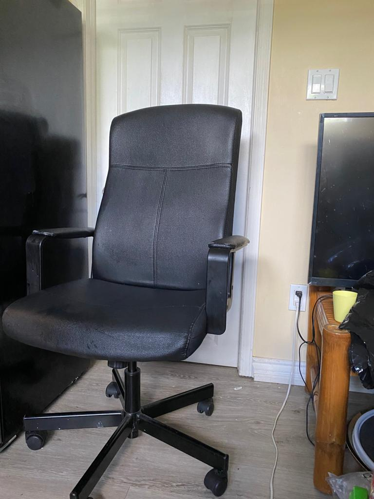 ikea desk chair  - photo 3