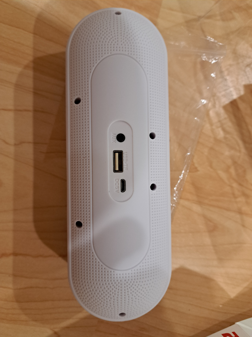 portable Bluetooth speaker - photo 3