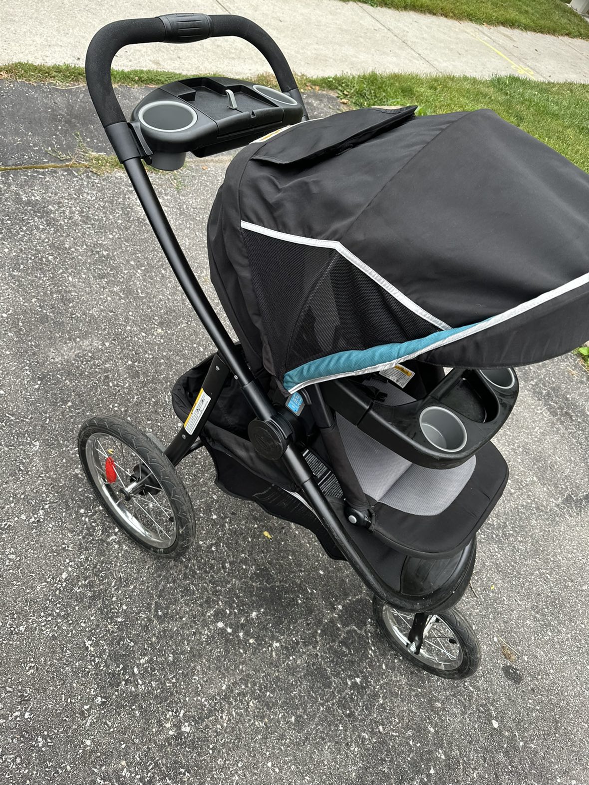 Graco jogger stroller - photo 2