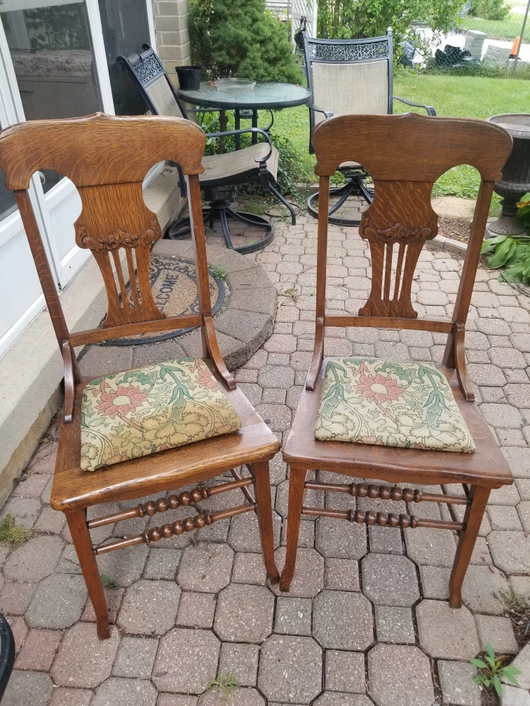 2 antique chairs, queen & rutherford area
