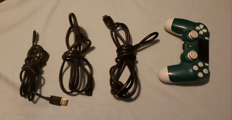 PS4 500GB w/ games - photo 3