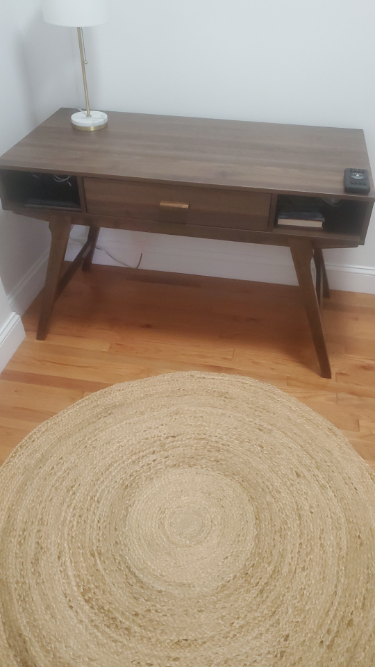 desk and chair - photo 3
